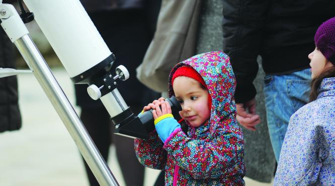 copiii initiati in tainele universului