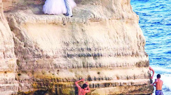 aici puteti murdari rochia de mireasa