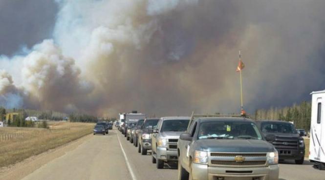 incendii in canada epidemie de gastroenterita in cel mai mare centru de primire a sinistratilor