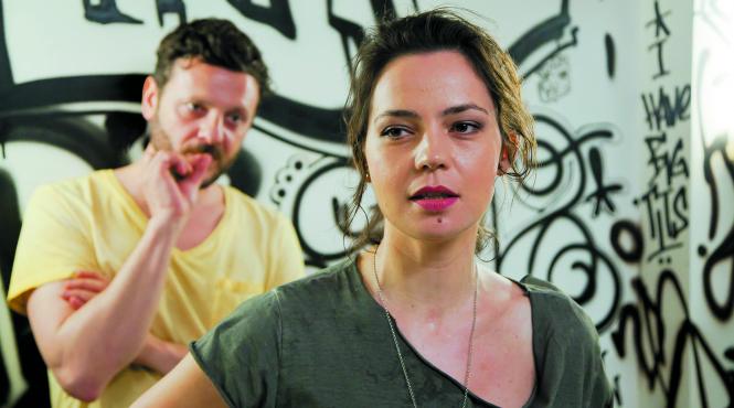 maria dinulescu sustin artistii noi as vrea si publicul sa o faca