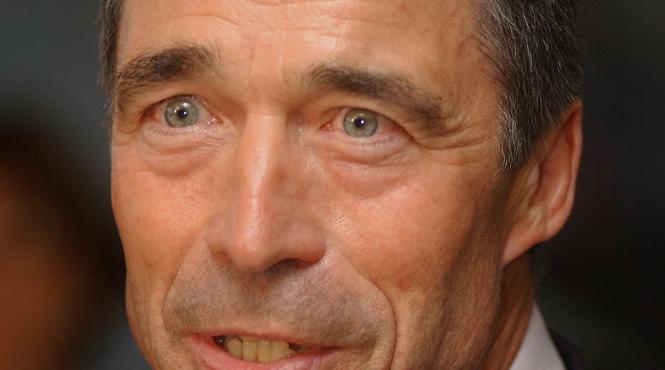 fostul sef nato devine consilierul presedintelui ucrainei