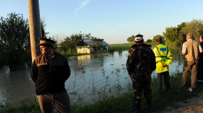 cod galben de inundatii in bazine hidrografice din judetele bacau si neamt pana la miezul noptii