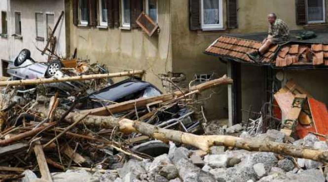 video inundatii biblice in germania cel putin 3 morti in urma unei furtuni extrem de violente