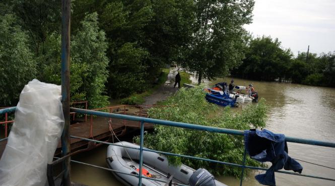 cod galben de inundatii pentru afluenti mici ai trotusului si bistritei pentru raurile susita si putna pana la ora 22 00