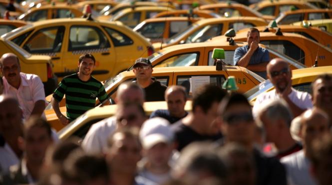 taxiuri cu tarife maxime de 1 40 lei km fara comanda prealabila pentru pasagerii care sosesc la aeroportul otopeni