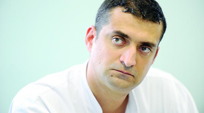 doctor cristian surcel in cancerul de rinichi solutia eficienta e chirurgia