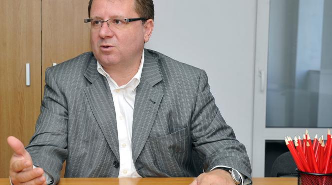 bogdan andriescu unsicar piata de asigurari cumpara increderea consumatorilor in schimbul primelor de asigurare