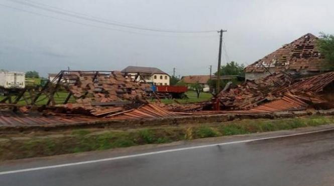 prefectul judetului mures tornada a afectat 353 de case la cuci si dataseni