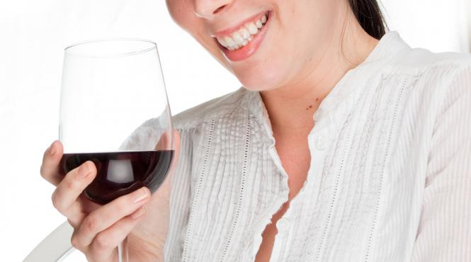 alcoolism tratat cu vin