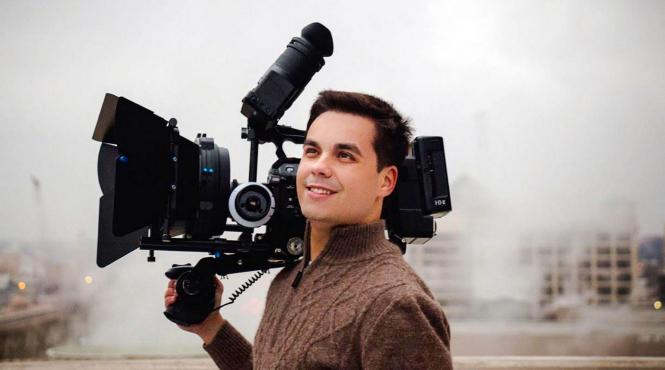 bunee orfanul din romania care concureaza la emmy