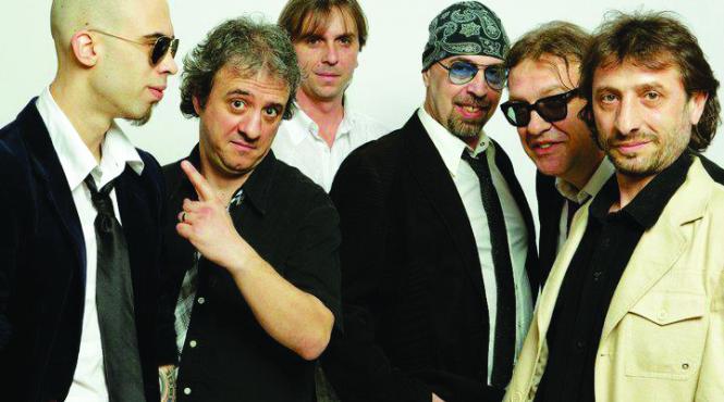 tata si fiu cariere in oglinda