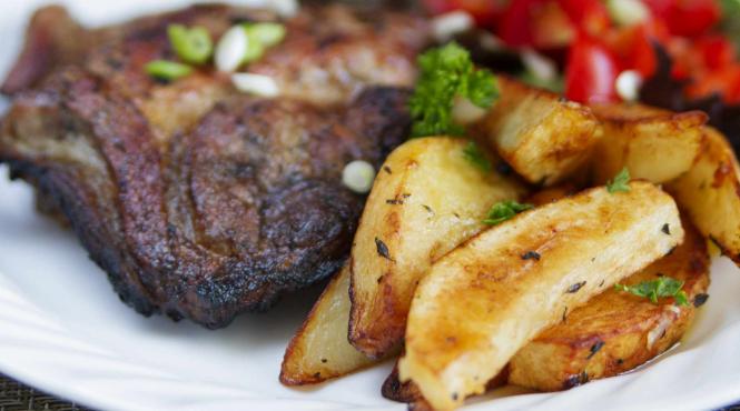 muschi de porc cu cartofi