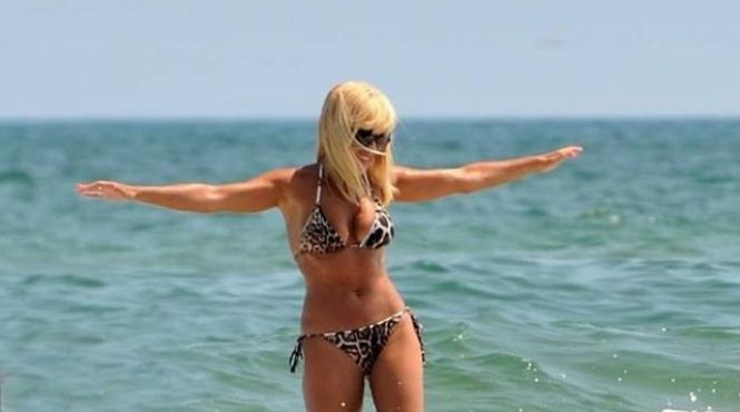 elena udrea ipostaze fierbinti cu sorin de la insula iubirii