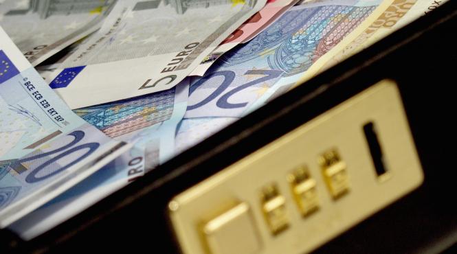 cum circula gentile cu bani gheata in politica romaneasca