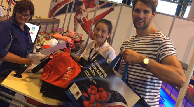 rio 2016 canotorul britanic graeme thomas paraseste rio dupa ce a contactat un virus