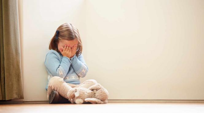 caz dramatic in vaslui copii lasati sa moara de foame si sete in casa