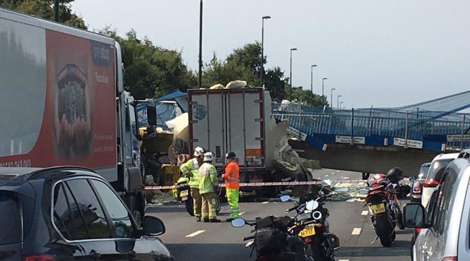 marea britanie accident grav pe autostrada care face legatura cu europa