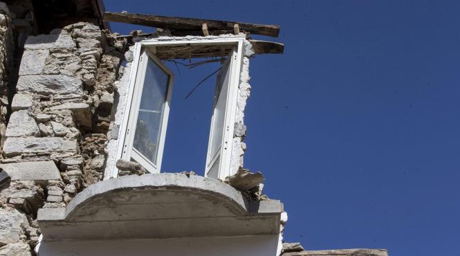 italia vrea sa dea 36 de miliarde de euro pe consolidari