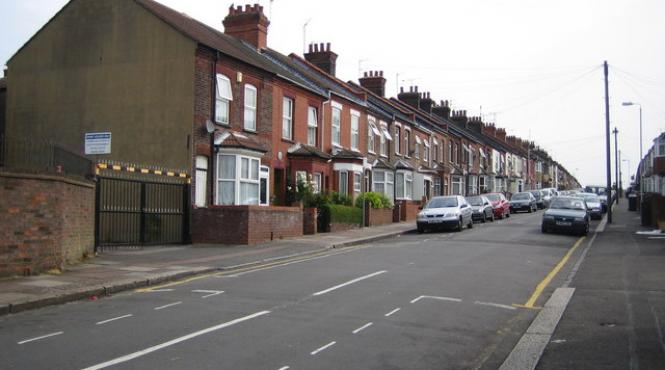 marea britanie de ce o familie de imigranti cu 8 copii refuza apartamentele oferite de stat