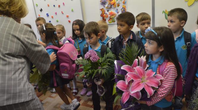 scolile incep fara avize fara profesori si fara manuale