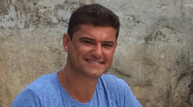 cristian boureanu la iesirea din sediul politiei la fete e mai complicat ii multumesc iubitei ca ma ajuta sa inteleg generatia fiicei mele