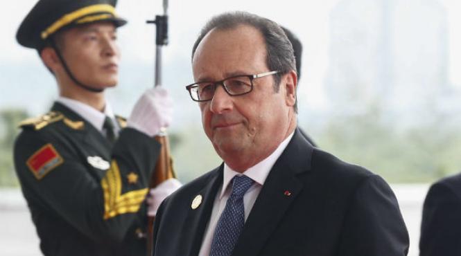 francois hollande prima vizita in micul paris