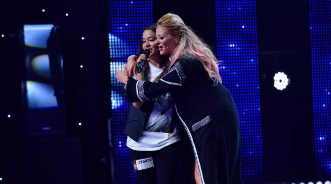 x factor o concurenta vine tocmai din california pentru a o cunoaste pe delia