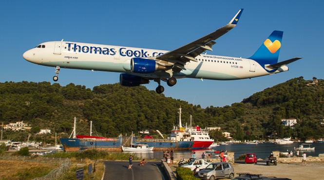 video ce se intampla daca parchezi in spatele unui boeing 757