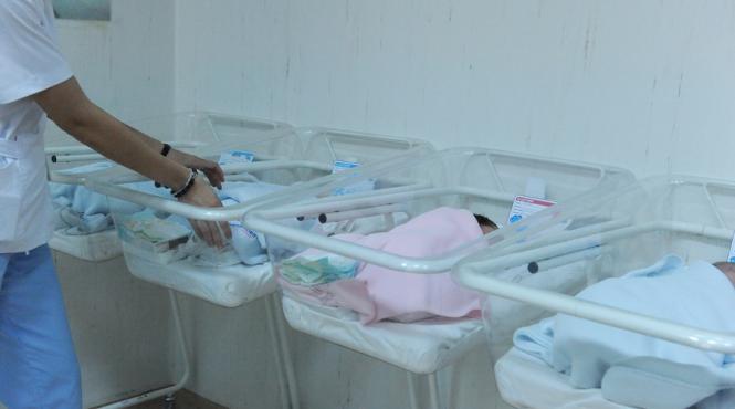 vaslui mama sugarului abandonat in curtea bisericii catolice sf anton din husi a fost identificata