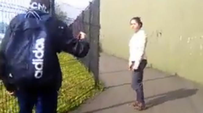video o romanca a fost agresata de 3 adolescenti in irlanda de nord politia a deschis dosar penal pentru hartuire si ura rasiala