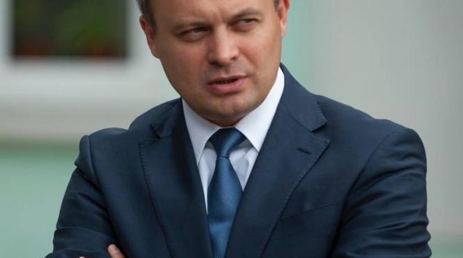 presedintele parlamentului moldovei andrian candu pentru associated press rusia se implica in politica moldovei inainte de alegerile prezidentiale