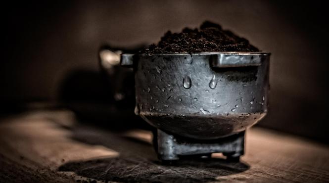 nu arunca zatul de cafea face minuni