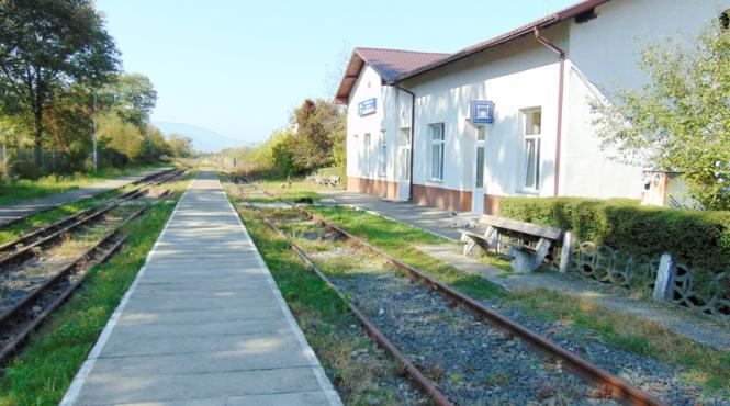 gara din romania prin care nu trece niciun tren desi are angajati si e renovata