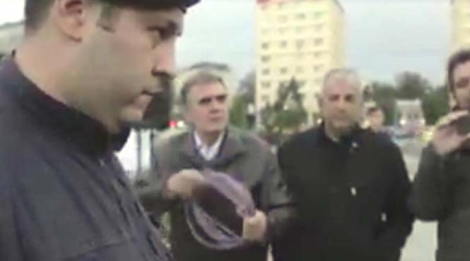 video iasi jandarmii au vrut sa amendeze mai multi actori pentru limbajul licentios al unei piese