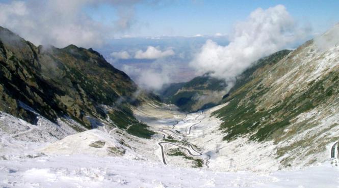 sibiu traficul este inchis pe transfagarasan intre balea cascada si balea lac din cauza zapezii