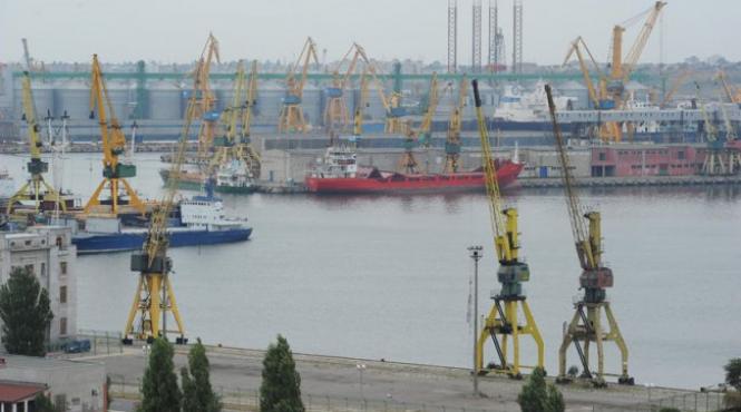 trei porturi sunt inchise din cauza vantului puternic