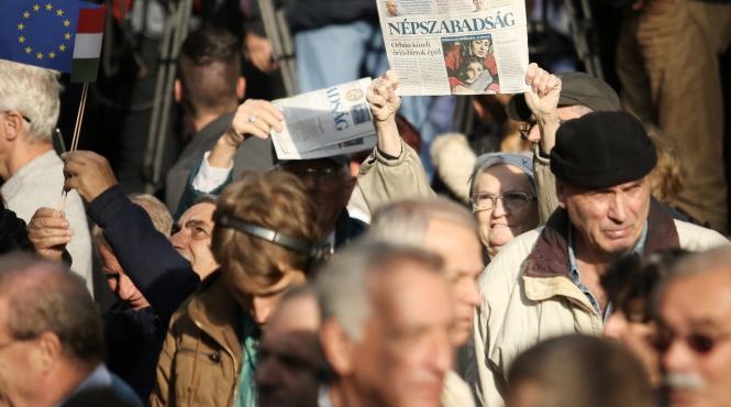 ungaria mii de persoane au manifestat la budapesta pentru libertatea presei