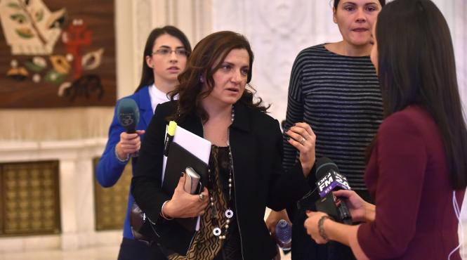 imparatul e gol raluca pruna e coapta