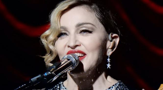 madonna face o promisiune sexuala celor care o vor vota pe hillary clinton