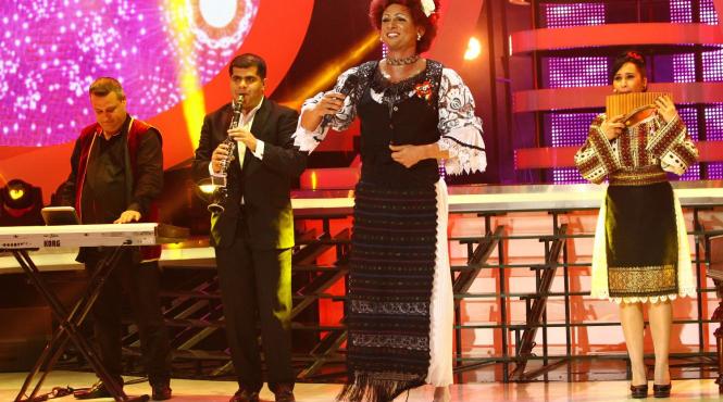 o cunoscuta interpreta de muzica usoara canta in premiera la te cunosc de undeva