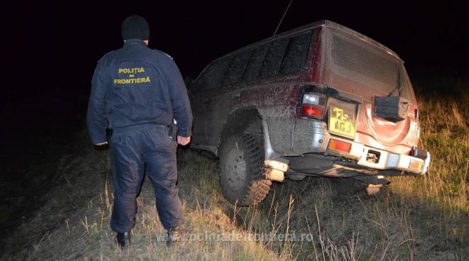 un contrabandist de tigari a calcat cu masina un caine politist