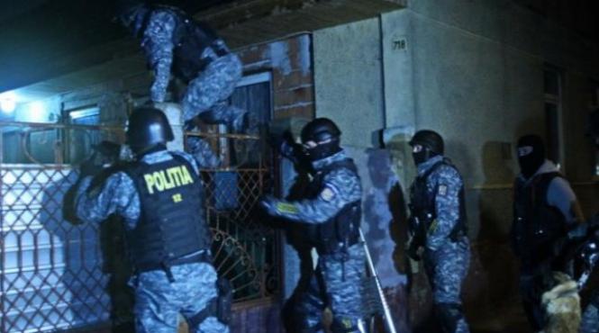 perchezitii la o grupare de camatari din braila