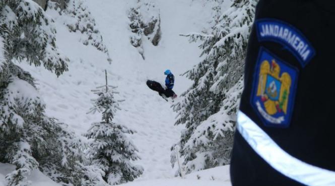 turist german accidentat in masivul bucegi salvat de un angajat de la statia meteo de la vf omu