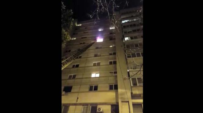 un puternic incendiu a starnit panica intr un bloc de 10 etaje din pitesti