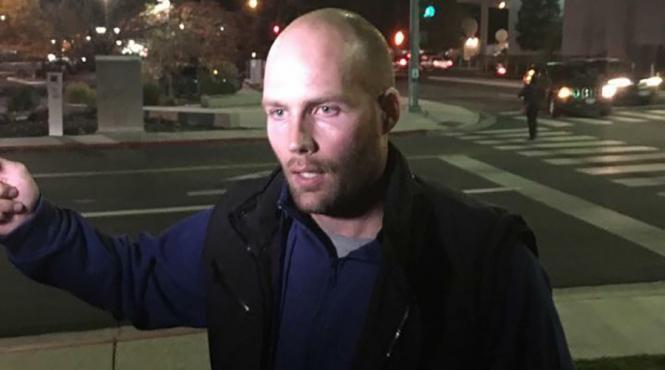 barbatul imobilizat in timpul unui miting al lui trump povesteste ce s a intamplat de fapt