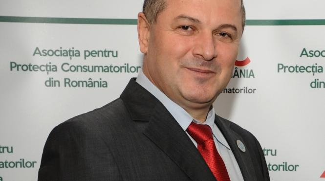 costel stanciu trebuie sa folosim o lupa pentru a putea citi etichetele produselor