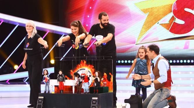 trupa the rolling stones vine la next star dar ce cauta fetita papusar