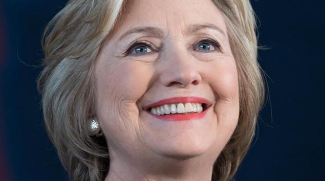 hillary clinton a postat un mesaj pe facebook in timpul protestelor din america