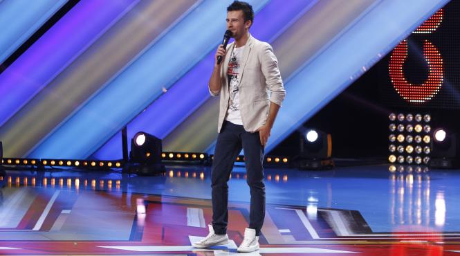 te cunosc de undeva un invitat special canta alaturi de florin ristei si trupa sa emisiunea e superba dar si foarte grea