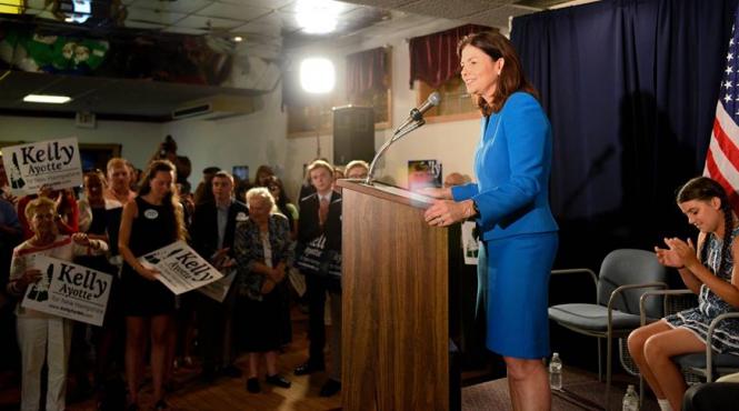 senatoarea kelly ayotte ar putea fi numita secretar al apararii